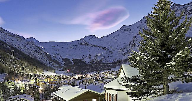 Im Saastal werden die Kurtaxenkontrollen ausgeweitet (Bild Saas-Fee).