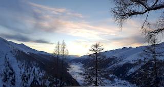 Zuoberst im Rhonetal. Im Wallis erreichten die Temperaturen nicht derart hohe Werte wie im Flachland. Nichtsdestotrotz zeigte sich das Wetter von seiner sch&ouml;nen Seite.