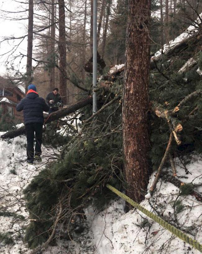 Weitere Schäden, die das Sturmtief "Burglind" in Zermatt anrichtete. 