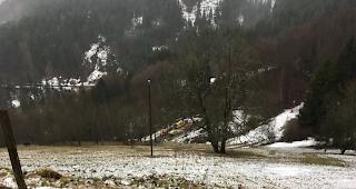 Unfallort. F&uuml;r den Verunfallten kam jede Hilfe zu sp&auml;t.