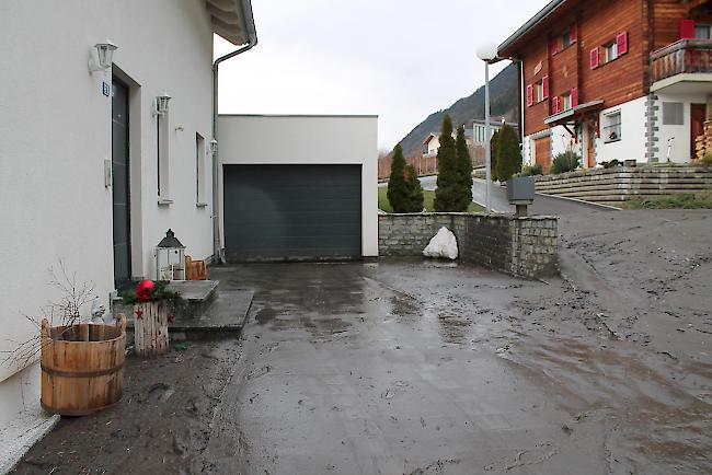 Der Parkplatz der Familie Clemenz. Sie kamen mit einem kleineren Schaden davon.