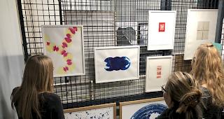 Kuns auf Zeit. In der Mediathek in Sitten kann man Werke von Walliser K&uuml;nstler ausleihen.