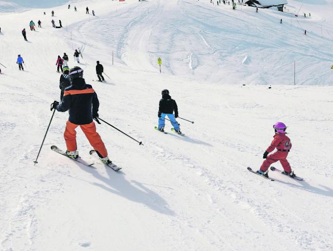 Der Bundesrat hält Schneesportwochen für Kinder und Jugendliche für pädagogisch wertvoll. (Symbolbild)