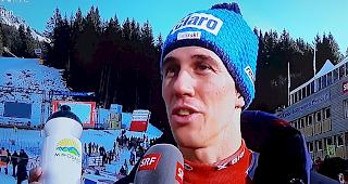 Ramon Zenh&auml;userns Trinkflasche ist beim TV-Interview dabei.