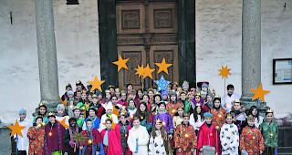 Sternsinger der Stufe 6H. &laquo;Anderen Kindern helfen, die es nicht so gut haben wie wir.&raquo; 