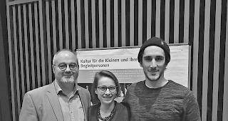 Stolze Preistr&auml;ger. amo-Leiter Amad&eacute; Schnyder, Iris Weder, Betriebsleiterin ZeughausKultur, und Marc Andereggen, Produktion ZeughausKultur.  