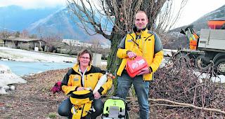 Gut Ger&uuml;stet. Die First Responder Rosmarie Imstepf-Escher und Wendelin Zuber sind in Notf&auml;llen schnell zur Stelle. 