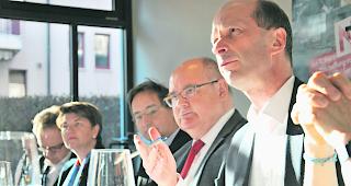 &laquo;Verberlusconisierung&raquo;. CVP-St&auml;nderat Beat Rieder und das Nein-Komitee warnen vor No Billag.  