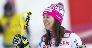 Wendy Holdener freut sich &uuml;ber ihren dritte Weltcupsieg.