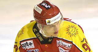 Luca Valenza und der HC Siders, eine 3:4-Heimniederlage gegen Verfolger Vall&eacute;e de Joux.