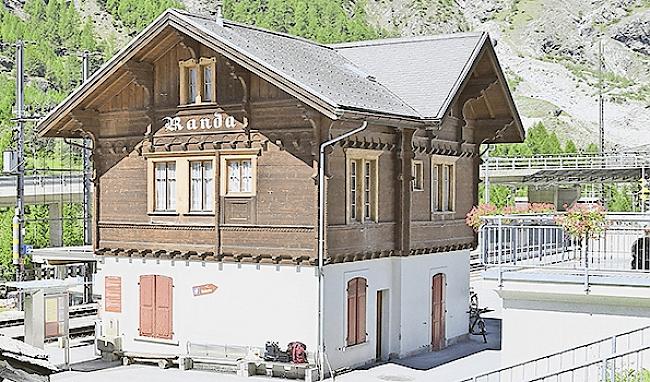 Das Randäer Bahnhofsgebäude.
