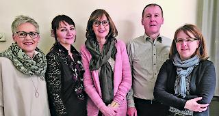 Schlusspunkt. Der letzte Vorstand von Kunst-Hand-Werk Oberwallis mit den Kuratoren des L&ouml;tschentaler Museums: Benita Burgener, Esther Ruffiner, Rita Kalbermatten, Thomas Antonietti und Monja Philipona. 