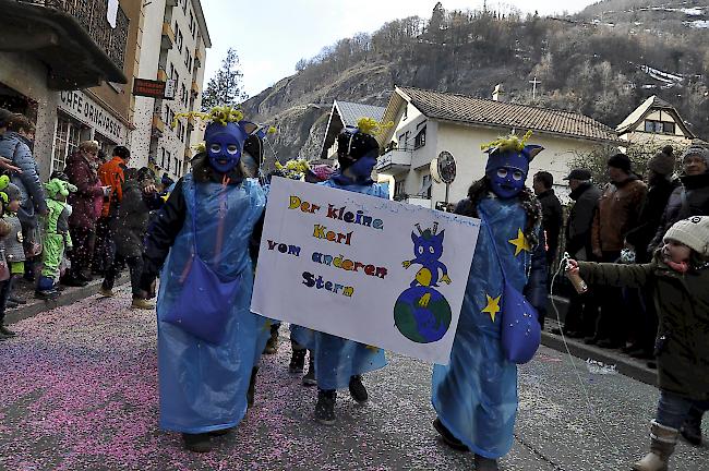 Impression vom Kinderumzug durch die Belalpstrasse in Naters.