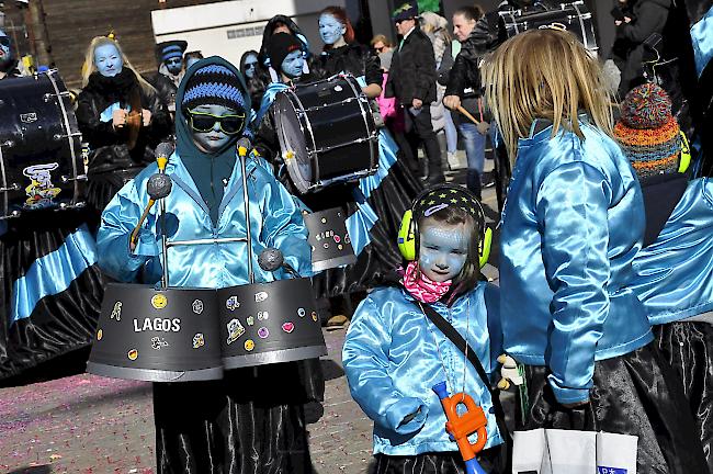 Impression vom Kinderumzug durch die Belalpstrasse in Naters.