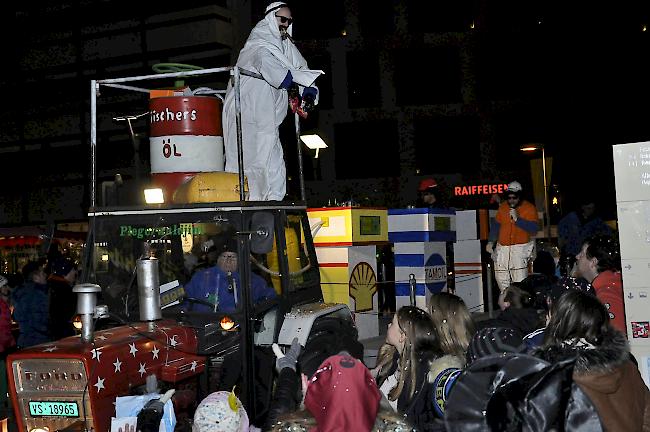 Die Plegerwaldjini und ihre Tankstellen. Angezapft wurde für einmal «Warmer», nicht Benzin.