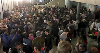 Ein buntes Sprachengemisch in den R&auml;umlichkeiten der HES-SO in Siders.