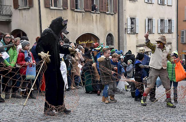 Leuker Fasnachtsimpressionen: Der grosse Umzug in Leuk-Stadt.