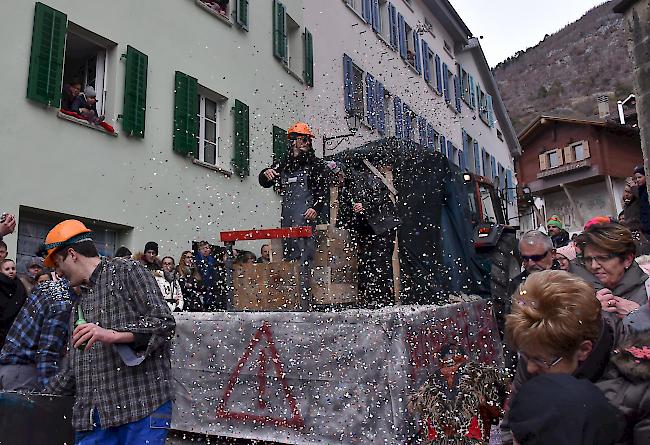 Leuker Fasnachtsimpressionen: Der grosse Umzug in Leuk-Stadt.