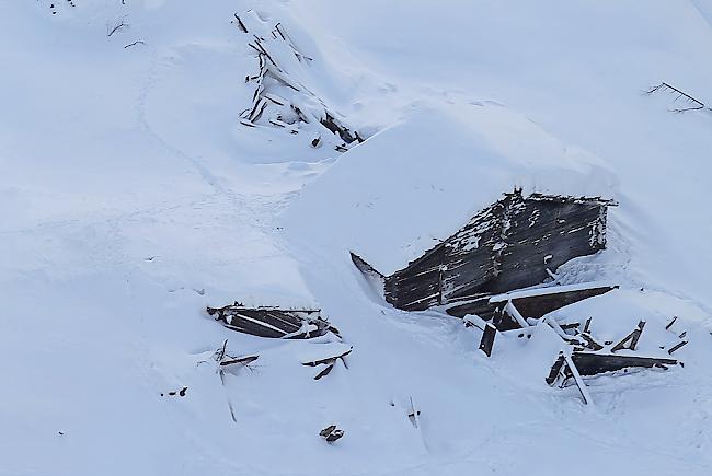 Die zerstörten Ställe im «Stafelti» bei der Täschalp.