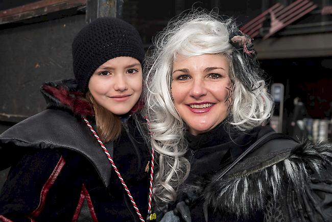 Sara (9) und Anja Mürset (44), Fleigutätscher, Visp.