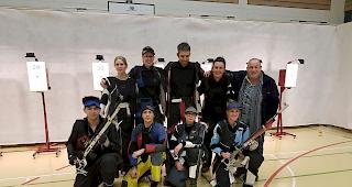 Die Sieger. Carole-Livia Troger ist vorne die 2. von rechts.