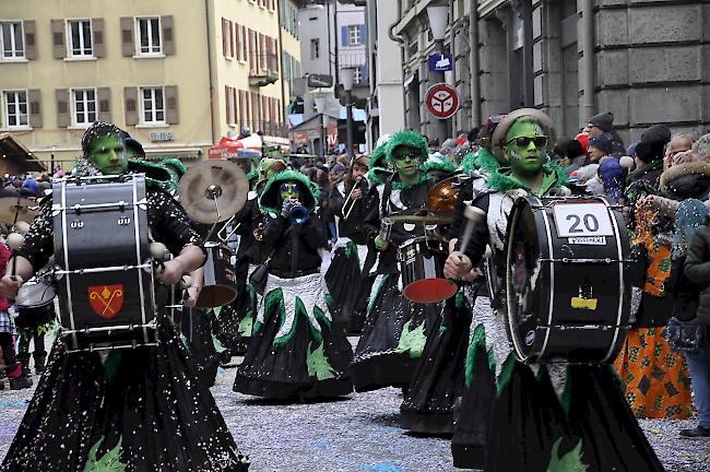 Impressionen des grossen Fasnachtsumzugs in Brig.