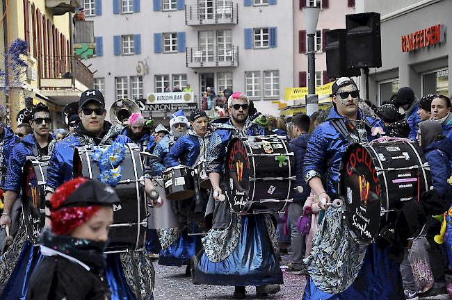 Impressionen des grossen Fasnachtsumzugs in Brig.