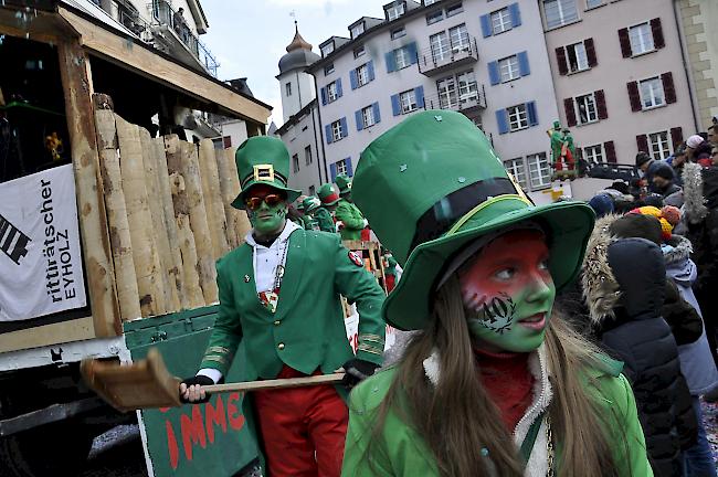 Impressionen des grossen Fasnachtsumzugs in Brig.