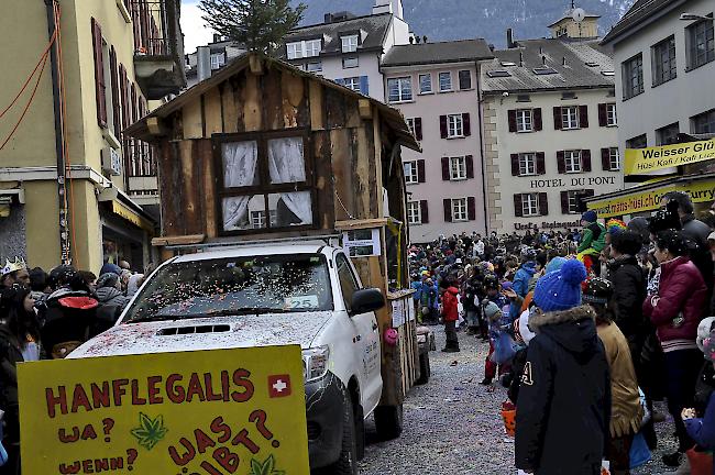 Die Fasnachtsgruppe Chlopf der Chropf thematisierte die Hanflegalisierung.