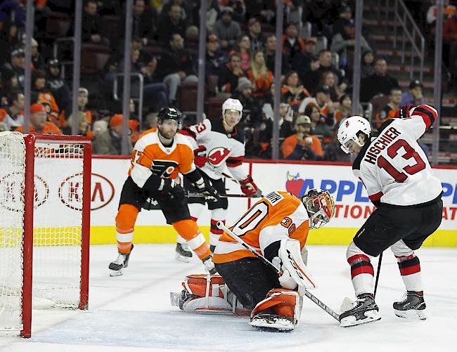 Konto ausgebaut. In seiner ersten Saison hat Nico Hischier bereits zehn Tore und 24 Assists verbucht.