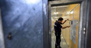 Vorfall. Es wird untersucht, wie es zu dem Todesfall im Sittener Gef&auml;ngnis gekommen ist (Symbolbild).