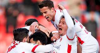 Jubel: Der FC Sitten feiert gegen Lausanne einen 3:1-Heimsieg. 