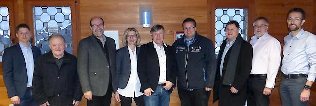 Verwaltungsrat und Geschäftsführung der VED v.l.n.r.: Samuel Wyer, Fridolin Imboden, Michel Schwery (Vizepräsident), Stefanie Zimmermann, Rolet Gruber (Präsident), Aldo Karlen, Dr. Philipp Teysseire, Bruno Hostettler, Alain Bregy