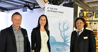 Werben f&uuml;r einen Besuch der Messe "Leidenschaft Natur": Pr&auml;sident Jean-Pierre Seppey, Vizepr&auml;sidentin Val&eacute;rie Pellissier, und Daniel Kalbermatter, Pr&auml;sident des kantonalen Walliser J&auml;gerverbands (von rechts).