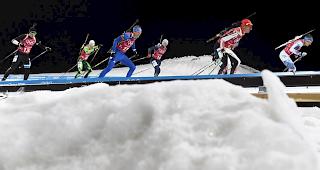 Bei der Biathlon-Staffel der M&auml;nner holt Schweden Gold. Die Schweiz klassiert sich auf Platz 15.