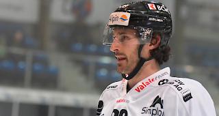 Mark Van Guilder trifft in der 38. Minute im Powerplay zum 4:2.