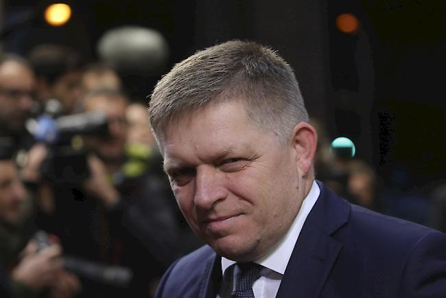 Der slowakische Regierungschef Robert Fico bezeichnet die Ermordung des Springer-Journalisten als "beispiellosen Angriff auf Pressefreiheit und Demokratie in der Slowakei".  