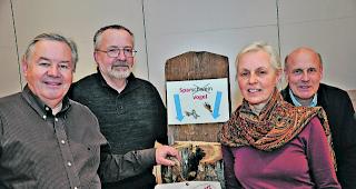 Vogelfreunde. Martin Eyer, Pr&auml;sident NVO, Hannes von Hirschheydt, Iris Scholl und Christian Raboud vom NVO (von links). 
