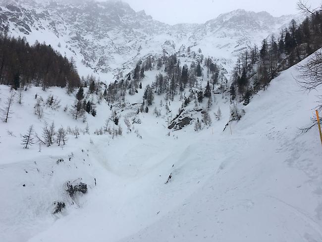 ... die zweite wird weiterhin vermisst. Die Suche soll am Samstag fortgesetzt werden.