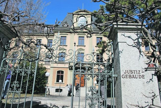 Untersuchung. Mitte Mai wurde im Zentralwallis eine französische Staatsangehörige erhängt aufgefunden. Die Staatsanwaltschaft hat eine strafrechtliche Untersuchung wegen Mordes eingeleitet. (Symbolbild)