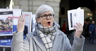 Yvonne Sch&auml;rli, Pr&auml;sidentin Eidgen&ouml;essische Kommission f&uuml;r Frauenfragen EKF, sprach am Internationalen Tag der Frau zum Thema &laquo;Mehr Frauen in die Politik&raquo; in Bern.