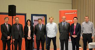 Verwaltungsrat der Raiffeisenbank Mischabel Matterhorn und der Vorsitzende der Bankleitung v.l. Patrick Perren, Martin Kalbermatten, Liliane Brigger, Leo Schuler, Peter Pollinger, Roger Kalbermatten (Pr&auml;sident), Liliane Andenmatten, Karlheinz Fux (Vorsitzender der Bankleitung)