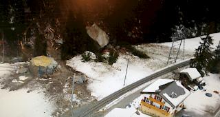 Die Bewohner der beiden H&auml;user nahe dem Bachbett sind evakuiert worden.