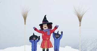 Shooting. Die kleinen Hexen konnten nach den Spielen mit Vero ein Erinnerungsfoto schiessen.