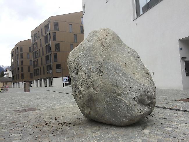 «Rottubotsch». Auf diesen Namen wird heute dieser Findling getauft.