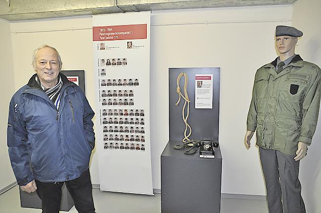 Erich Bumann im neu eröffneten Ausstellungsraum «Festungswächter».