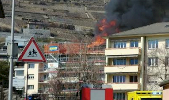 Der Brand verursachte grossen Sachschaden, verletzt wurde niemand.