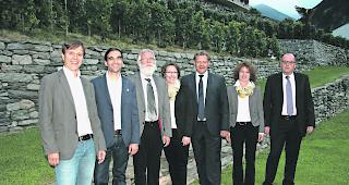 Engagiert. Von links: Philipp Gerold (Immobilien), Damian Eyholzer (Finanzen), Peter Schmid (Grundg&uuml;ter), Benita Ritz (Kapellen), Franz-Josef Amherd (Burgermeister), Marie-Louise Schmid (Burgerschreiberin) und Guido Pianzola (Vizeburgermeister). 