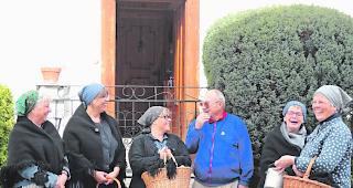 Spontane Besuche. Das Boozu-Team, hier auf den Strassen Agarns. 