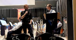 Der Regisseur des Films Nicolas Steiner (links) im Gespr&auml;ch mit Pierre-Yves Zanella.